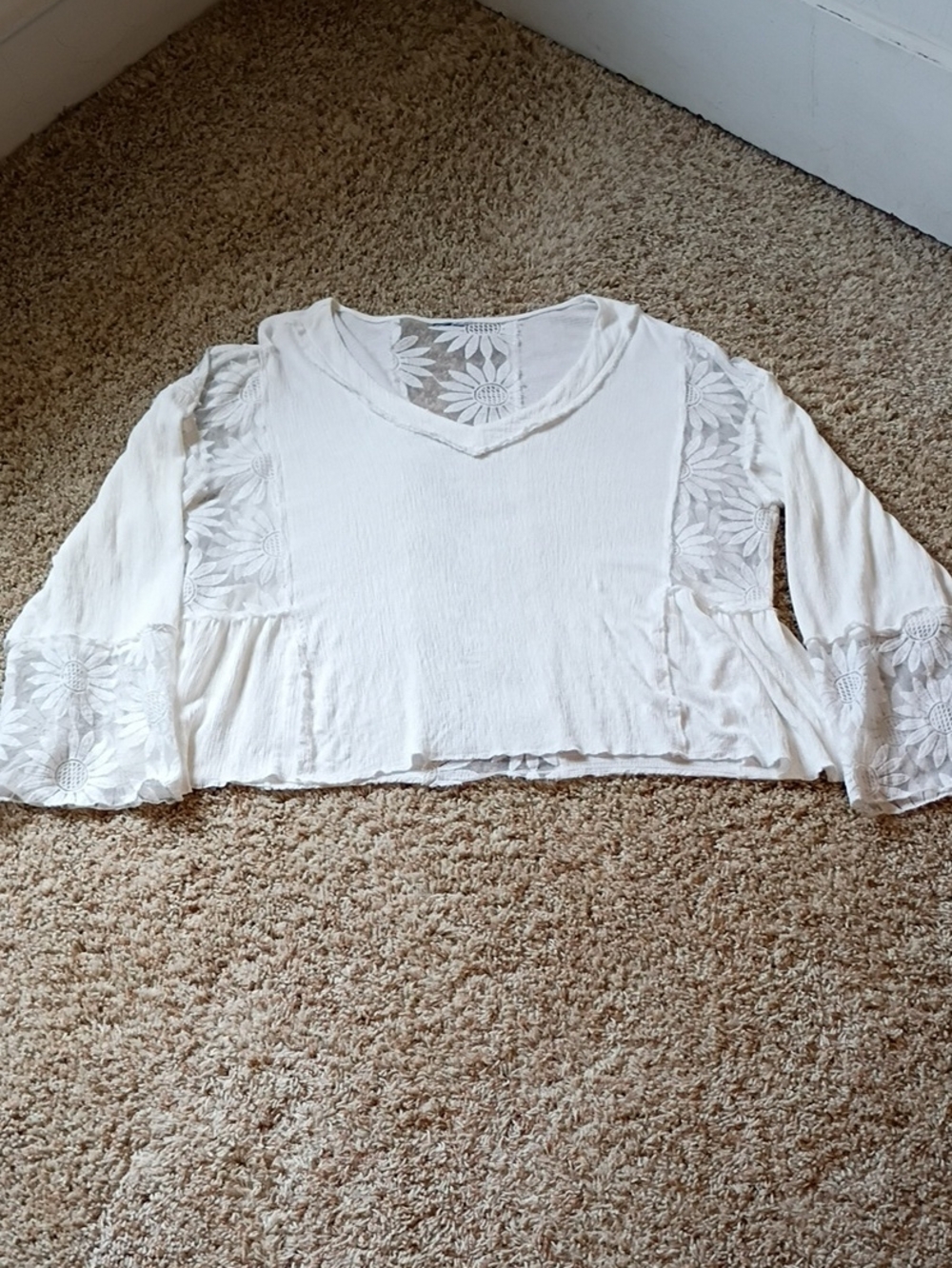Buckle, Daytrip Boho White Lace-Panel V-Neck Top